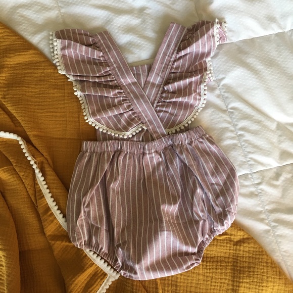 Baby striped ruffled bubble apron romper 6-9 month - Picture 5 of 9